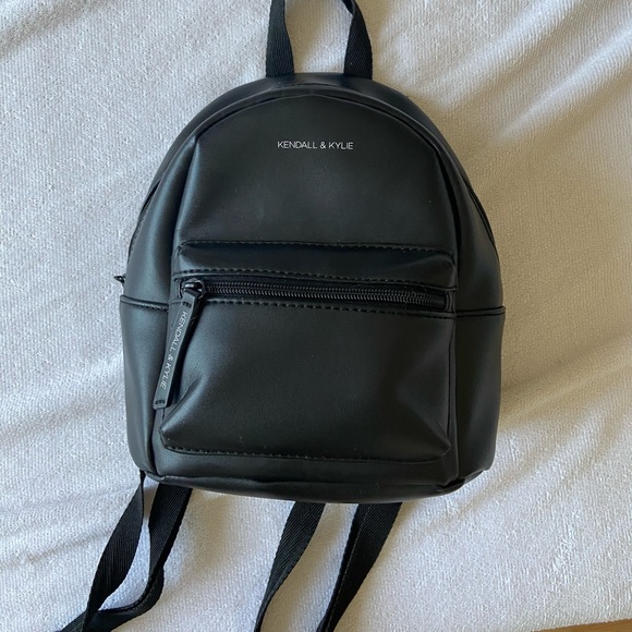 Mini backpack Kendall&kylie 🖤 - Picture 2 of 6